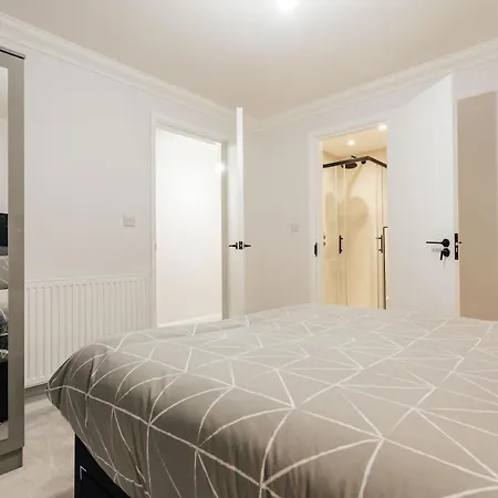 Modern Peaceful Flat In Town Apartment Bournemouth Exterior photo
