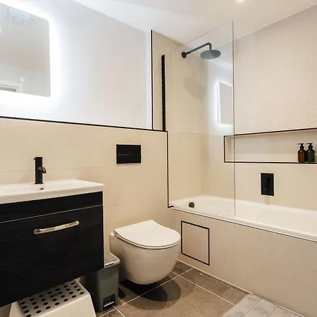 Modern Peaceful Flat In Town Apartment Bournemouth Exterior photo