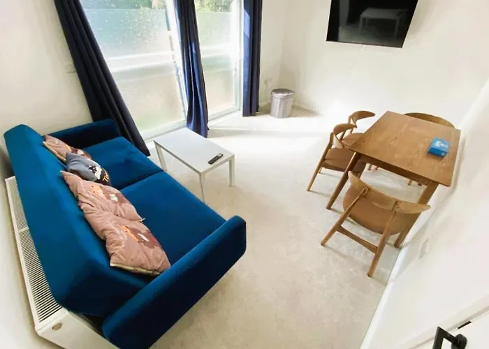 Modern Peaceful Flat In Town